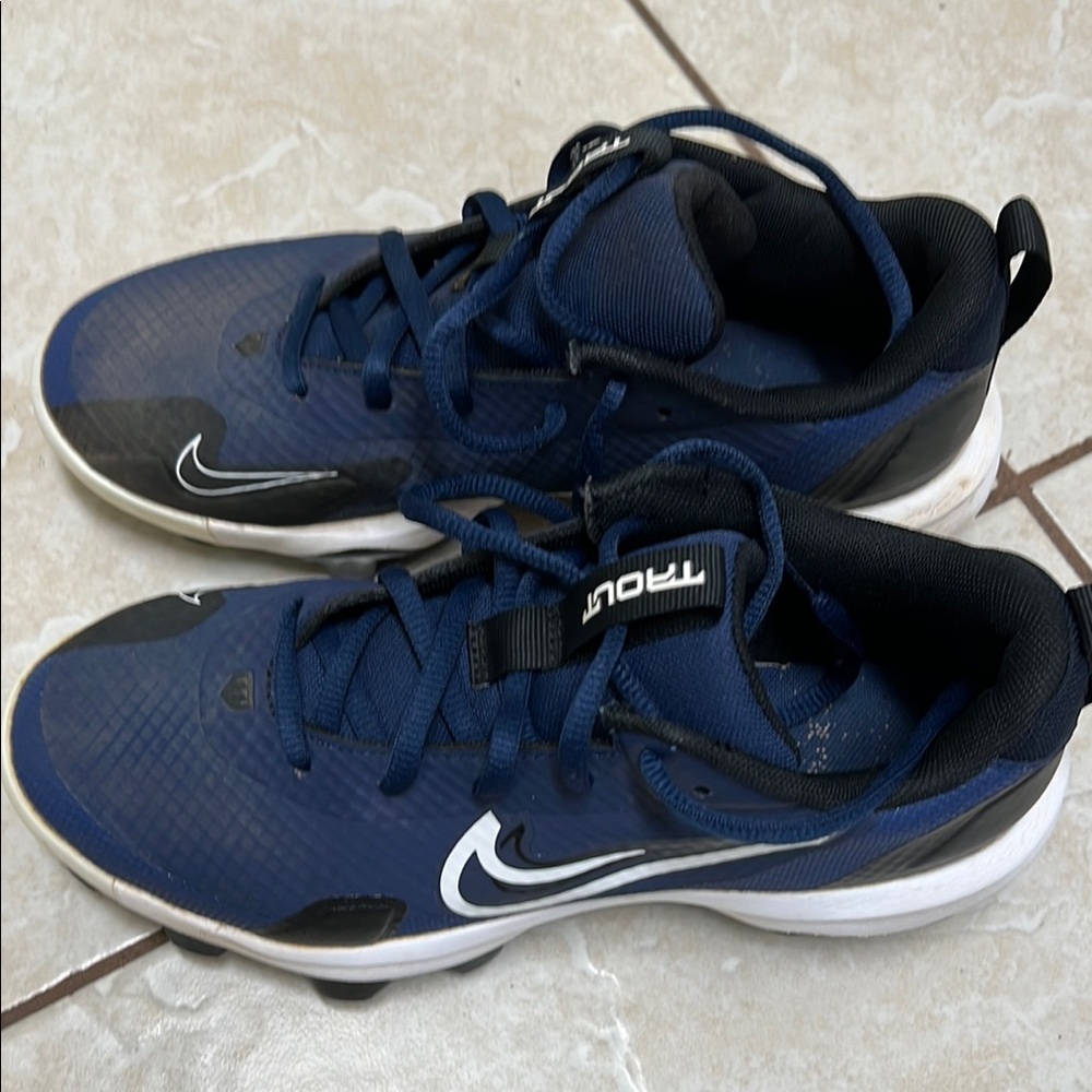 Nike Trout Baseball Cleats Y5 - Navy and white